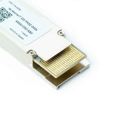 40 Gb/s QSFP+ tot 4 x 10 Gb/s SFP+ Active Optical Cable (AOC) Breakout MSA Standard Compliant